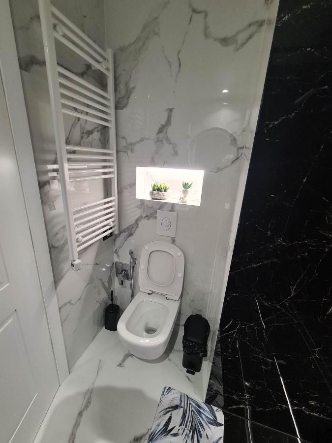 Grey Luxury Apartment Gjirokastër Esterno foto