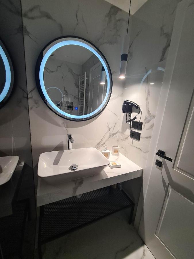 Grey Luxury Apartment Gjirokastër Esterno foto