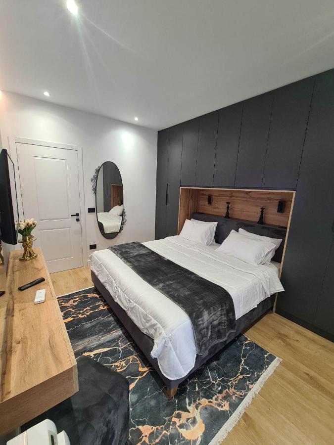 Grey Luxury Apartment Gjirokastër Esterno foto
