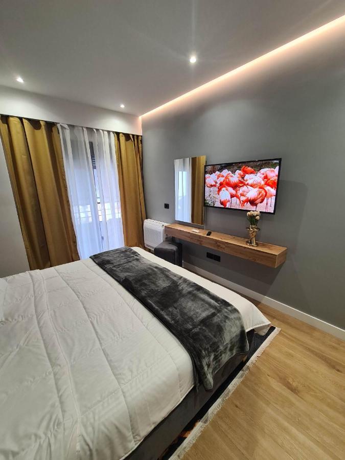 Grey Luxury Apartment Gjirokastër Esterno foto