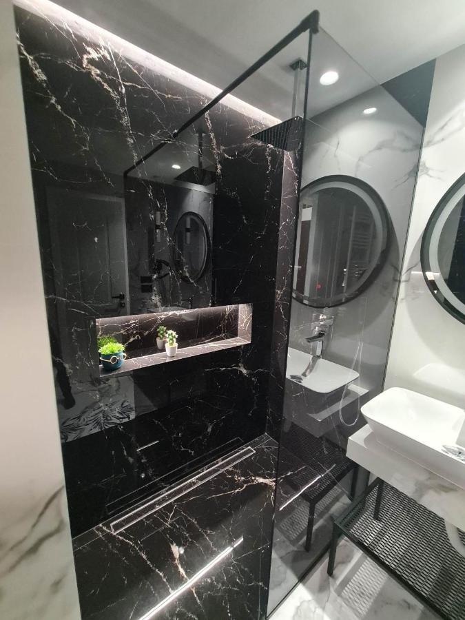 Grey Luxury Apartment Gjirokastër Esterno foto