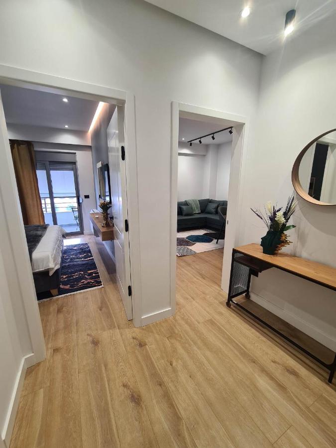 Grey Luxury Apartment Gjirokastër Esterno foto